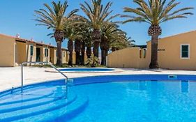 Apartamento con piscina y terraza en Ciutadella, Cala en Blanes